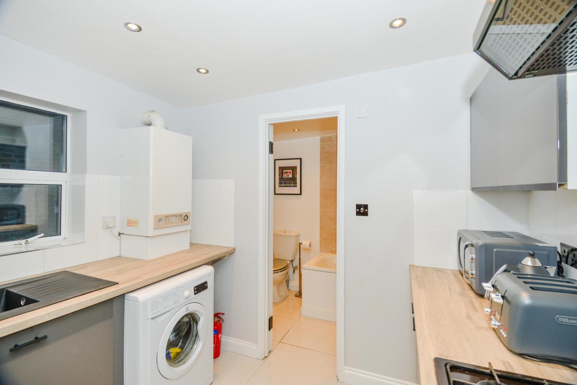 Cosy 1 Bedroom Home For Small Families London Kültér fotó