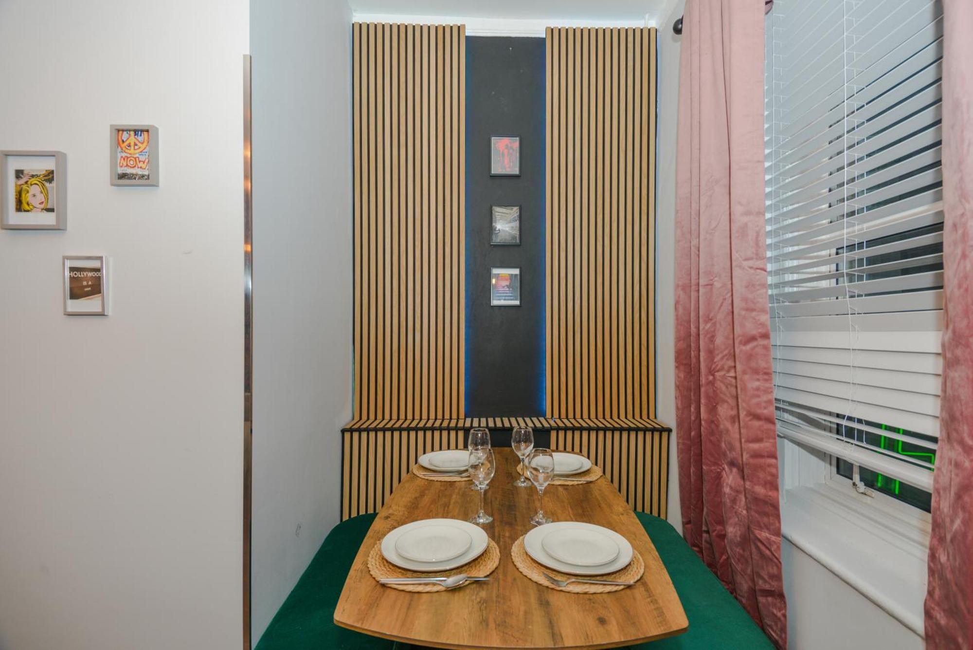 Cosy 1 Bedroom Home For Small Families London Kültér fotó